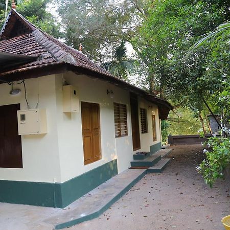 The Mana-Heritage Stay - Chengazhimattam Mana Kottayam Exterior foto