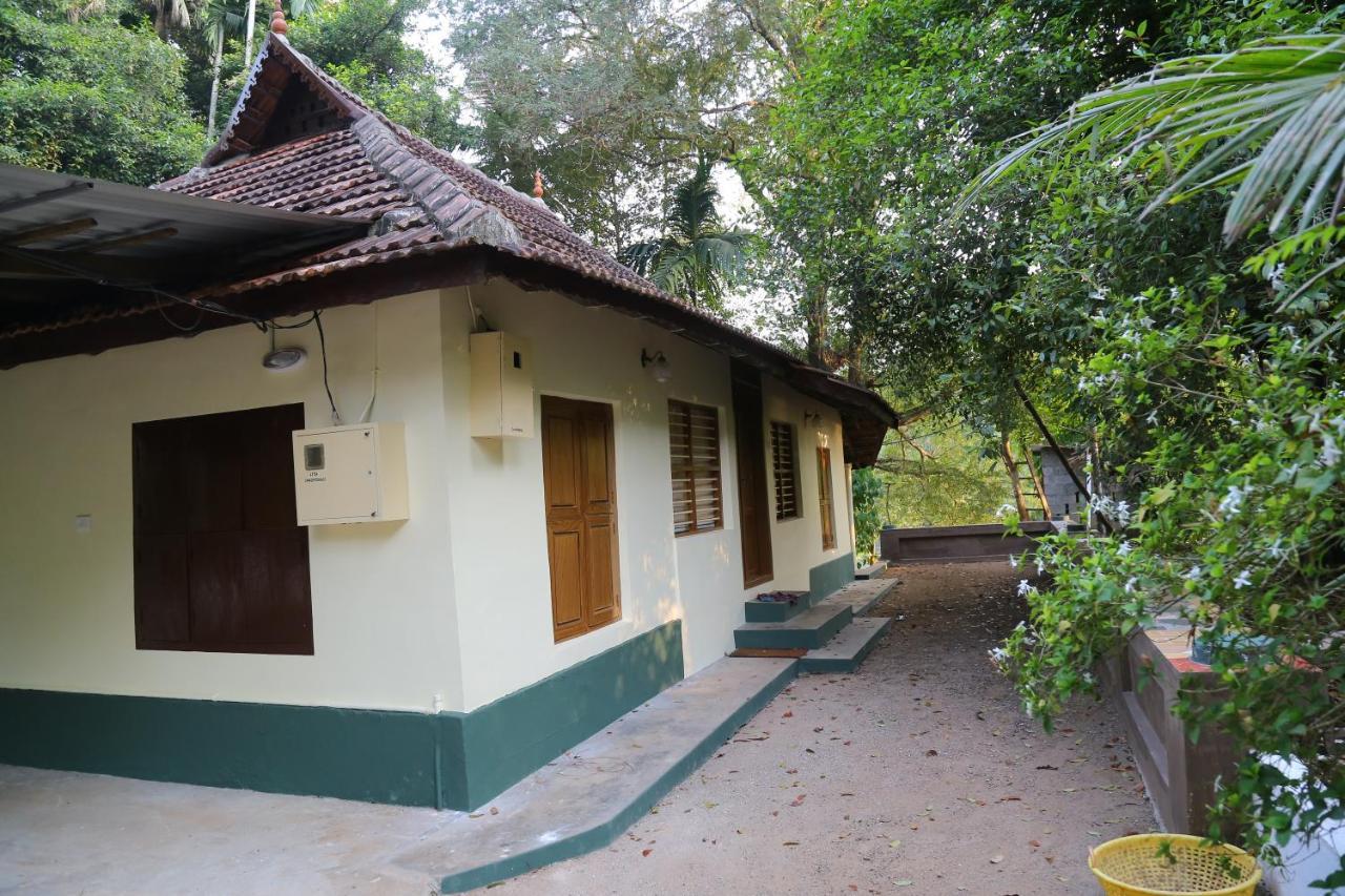 The Mana-Heritage Stay - Chengazhimattam Mana Kottayam Exterior foto