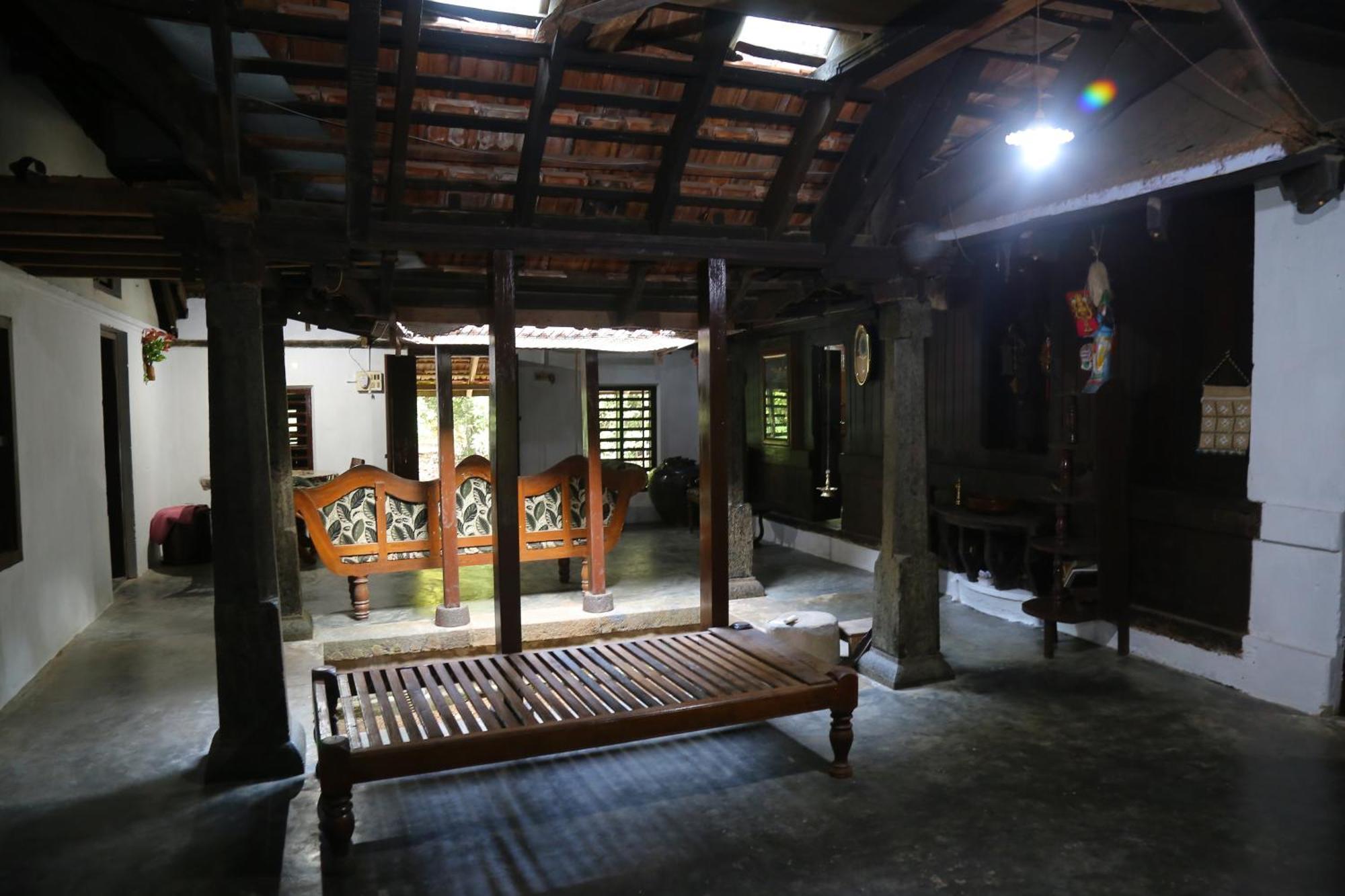 The Mana-Heritage Stay - Chengazhimattam Mana Kottayam Exterior foto